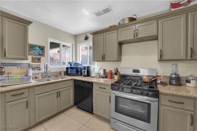 3993 Gulliver Street, Las Vegas, NV 89115