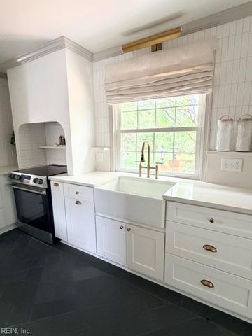 600 Hudgins CT, Virginia Beach, VA 23455