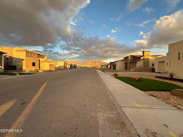 320 Rio del Rancho Court, El Paso, TX 79932