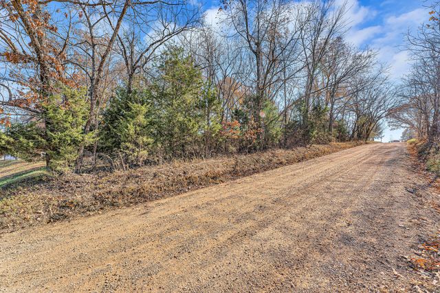 7800 St George Road, Hartville, MO 65667