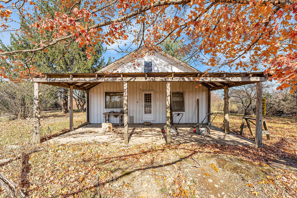 7800 St George Road, Hartville, MO 65667