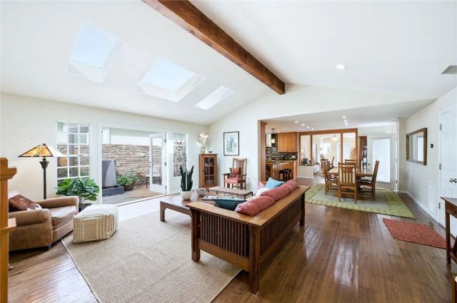 386 Los Altos Avenue, Long Beach, CA 90814