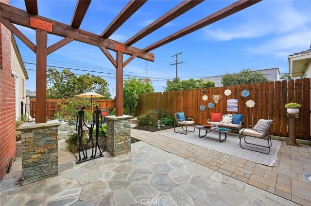 386 Los Altos Avenue, Long Beach, CA 90814