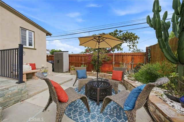 386 Los Altos Avenue, Long Beach, CA 90814