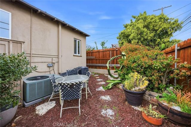 386 Los Altos Avenue, Long Beach, CA 90814