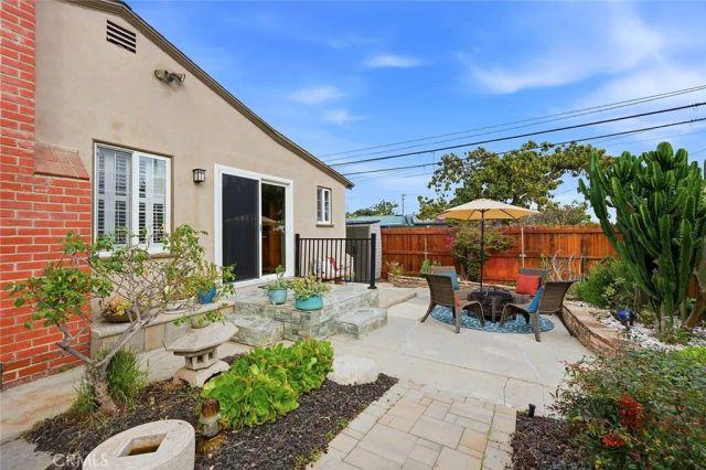 386 Los Altos Avenue, Long Beach, CA 90814