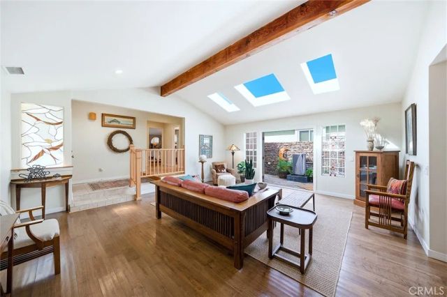 386 Los Altos Avenue, Long Beach, CA 90814