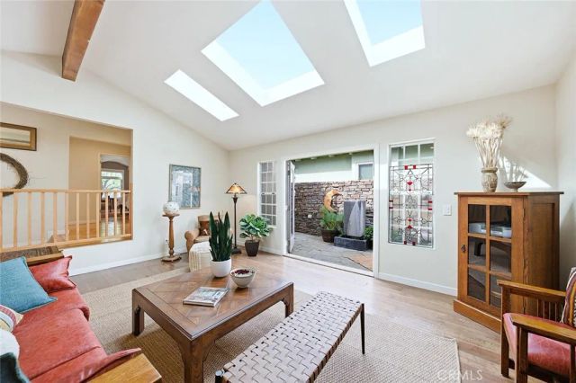 386 Los Altos Avenue, Long Beach, CA 90814