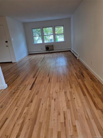18-28 Bell Boulevard 1, Bayside, NY 11360