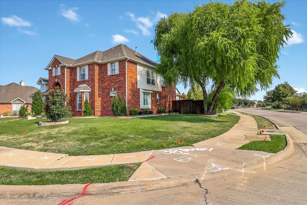 1500 Bastrop Drive, Carrollton, TX 75010 — photo 2