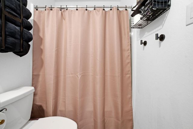 306 Pickwick Gardens Lane, Magnolia, TX 77354