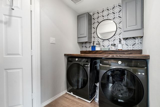 306 Pickwick Gardens Lane, Magnolia, TX 77354