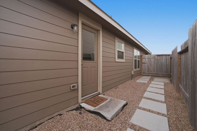 306 Pickwick Gardens Lane, Magnolia, TX 77354