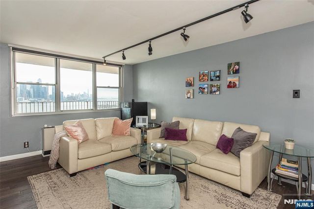 6040 Boulevard East 6F, West New York, NJ 07093