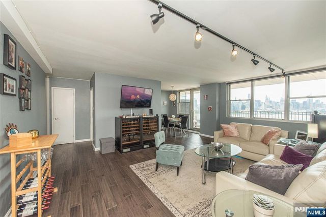 6040 Boulevard East 6F, West New York, NJ 07093