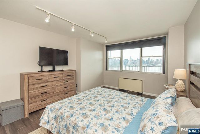 6040 Boulevard East 6F, West New York, NJ 07093