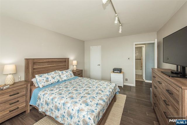 6040 Boulevard East 6F, West New York, NJ 07093