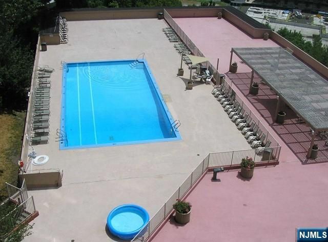 6040 Boulevard East 6F, West New York, NJ 07093