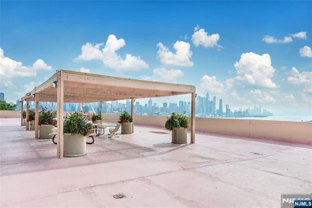 6040 Boulevard East 6F, West New York, NJ 07093