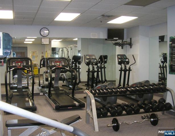 6040 Boulevard East 6F, West New York, NJ 07093