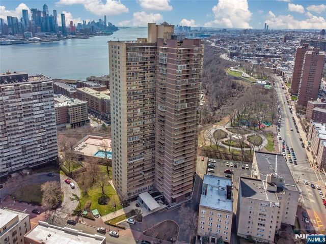 6040 Boulevard East 6F, West New York, NJ 07093