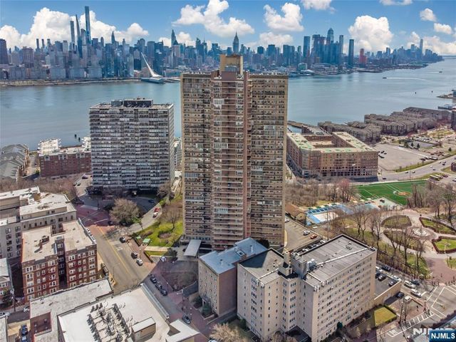 6040 Boulevard East 6F, West New York, NJ 07093