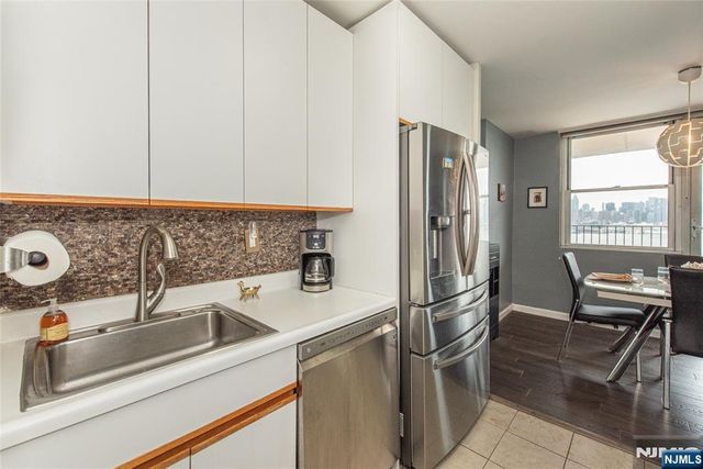 6040 Boulevard East 6F, West New York, NJ 07093