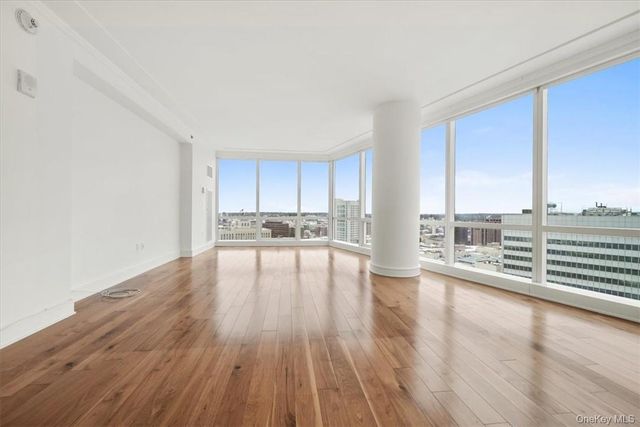 5 Renaissance 18E, White Plains, NY 10601