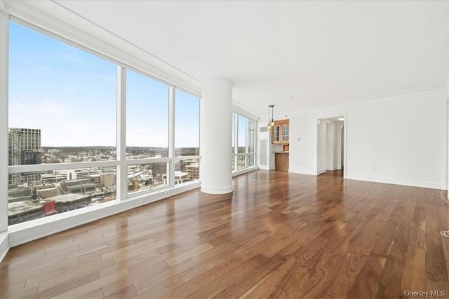5 Renaissance 18E, White Plains, NY 10601