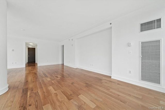 5 Renaissance 18E, White Plains, NY 10601