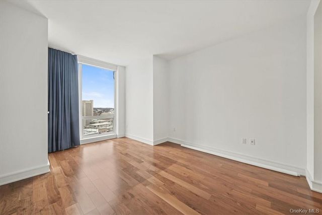5 Renaissance 18E, White Plains, NY 10601