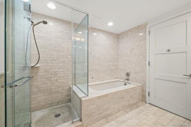 5 Renaissance 18E, White Plains, NY 10601