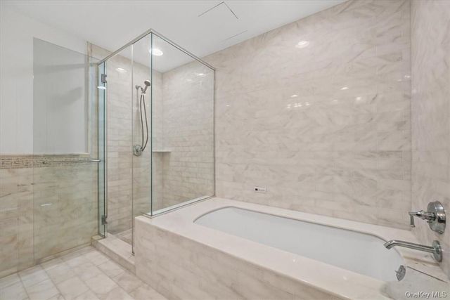 5 Renaissance 18E, White Plains, NY 10601