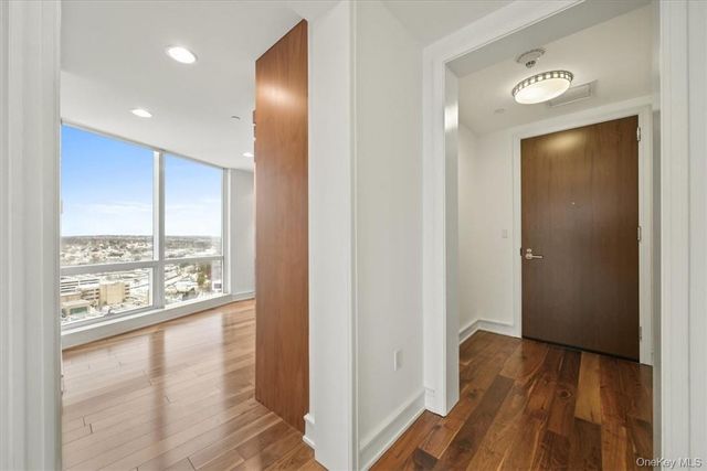 5 Renaissance 18E, White Plains, NY 10601