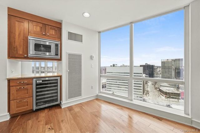 5 Renaissance 18E, White Plains, NY 10601