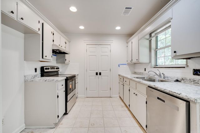 53 Bud Grimes Rd, Ward, AR 72176