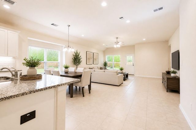 604 W Linnwood Drive, Woodbranch, TX 77357