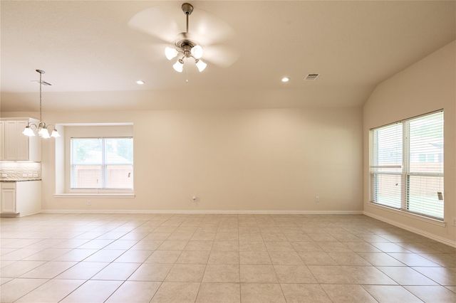 604 W Linnwood Drive, Woodbranch, TX 77357