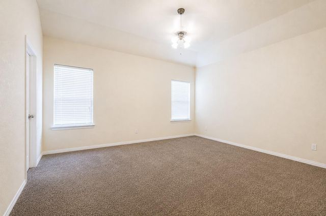 604 W Linnwood Drive, Woodbranch, TX 77357