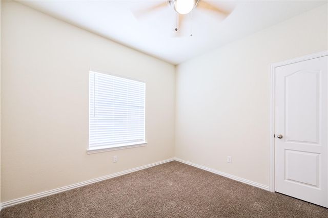 604 W Linnwood Drive, Woodbranch, TX 77357