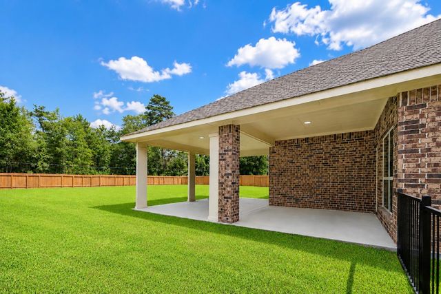 604 W Linnwood Drive, Woodbranch, TX 77357