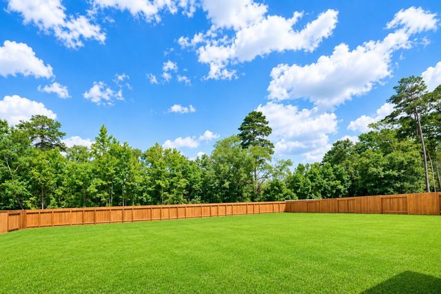 604 W Linnwood Drive, Woodbranch, TX 77357