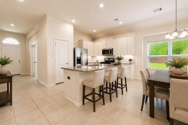 604 W Linnwood Drive, Woodbranch, TX 77357