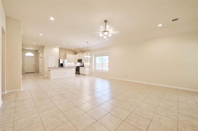 604 W Linnwood Drive, Woodbranch, TX 77357
