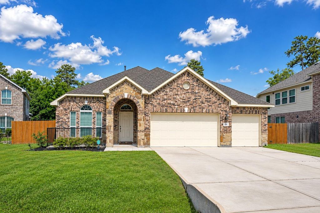 604 W Linnwood Drive, Woodbranch, TX 77357