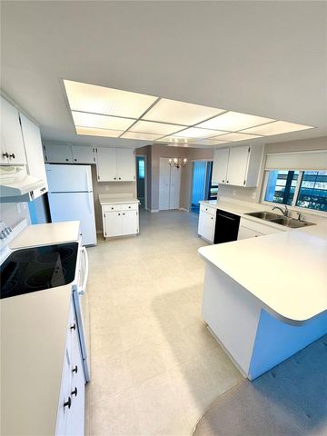 657 FORT DUQUESNA DRIVE, Sun City Center, FL 33573