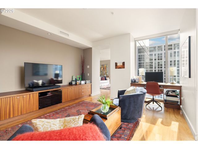 841 S GAINES St 1312, Portland, OR 97239