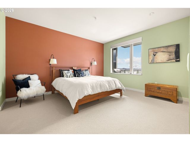 841 S GAINES St 1312, Portland, OR 97239