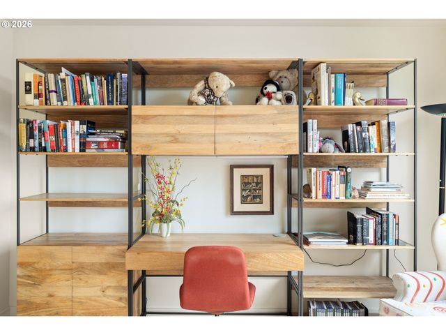 841 S GAINES St 1312, Portland, OR 97239