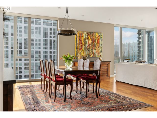 841 S GAINES St 1312, Portland, OR 97239